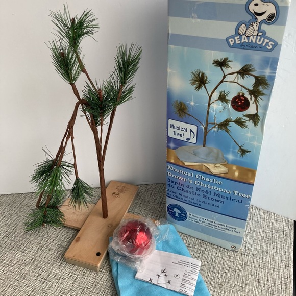 Peanuts Charlie Brown Musical Christmas Tree 24" New Open Box 2011 Not Bent Yet - Picture 1 of 7